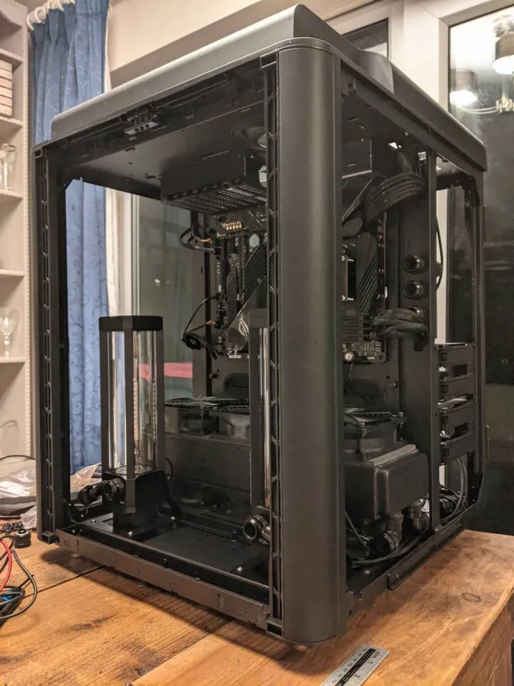Thermaltake Level 20 HT modding, done
