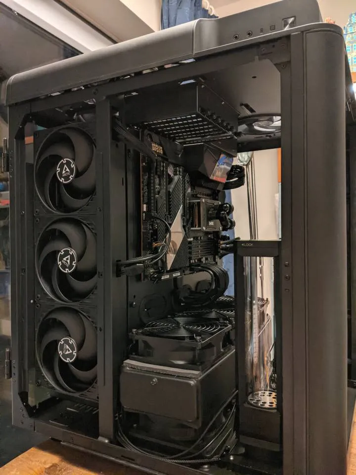 Thermaltake Level 20 HT modding, left side