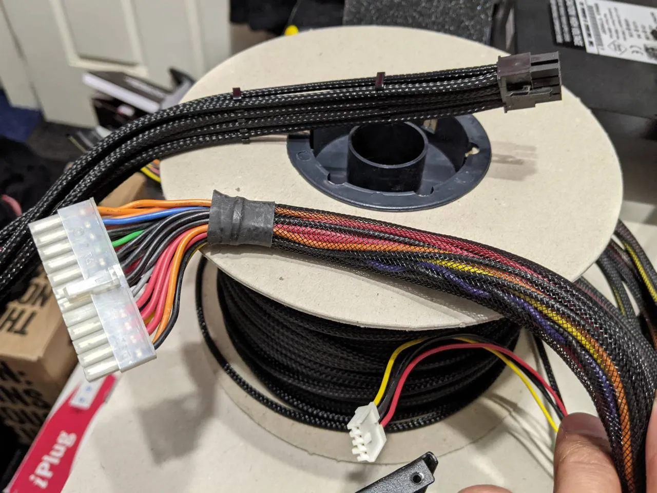 8-pin EPS12V resleeved vs 24-pin ATX stock sleeving