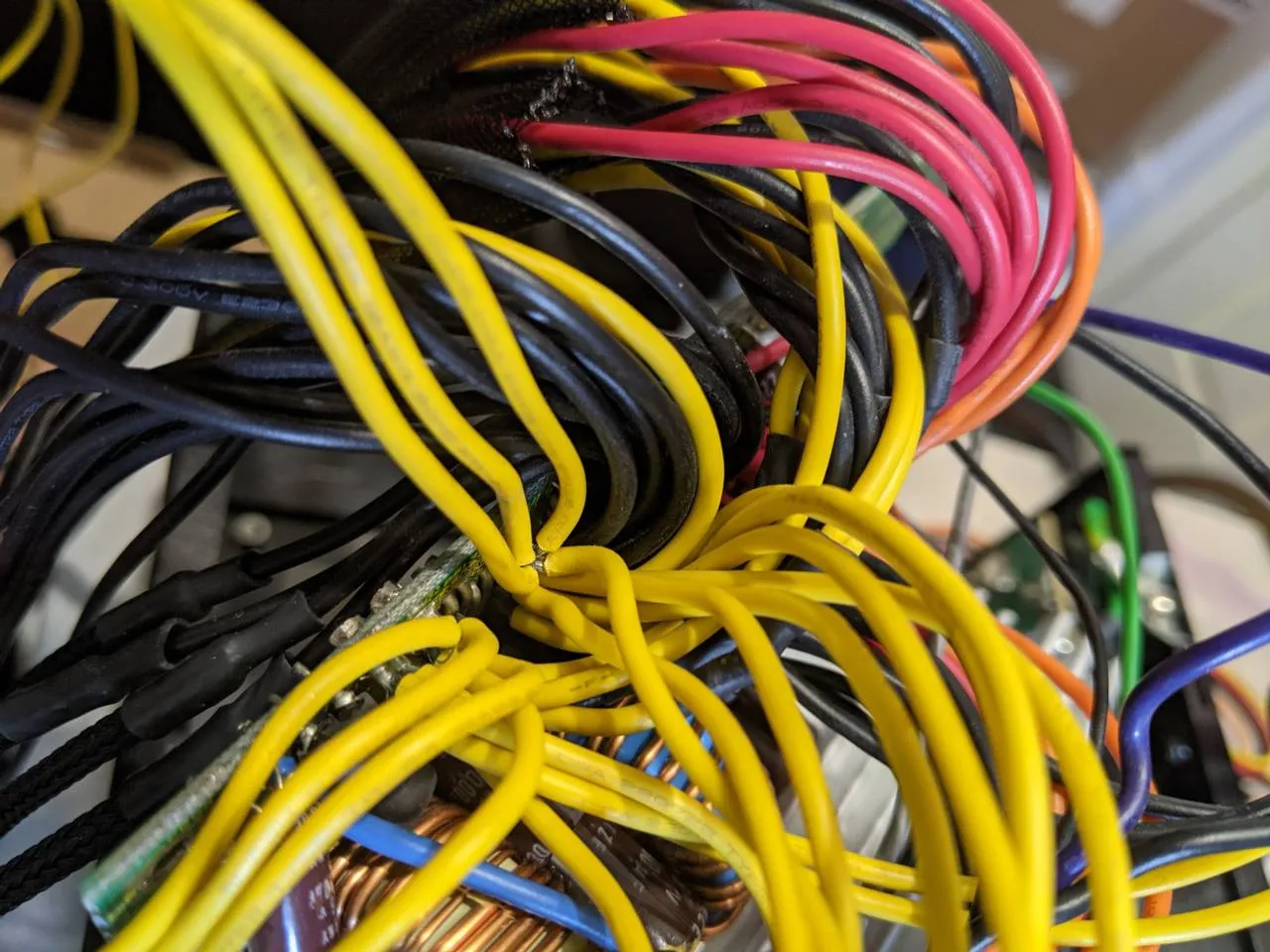 Looking for 12V PCIe cables to chop