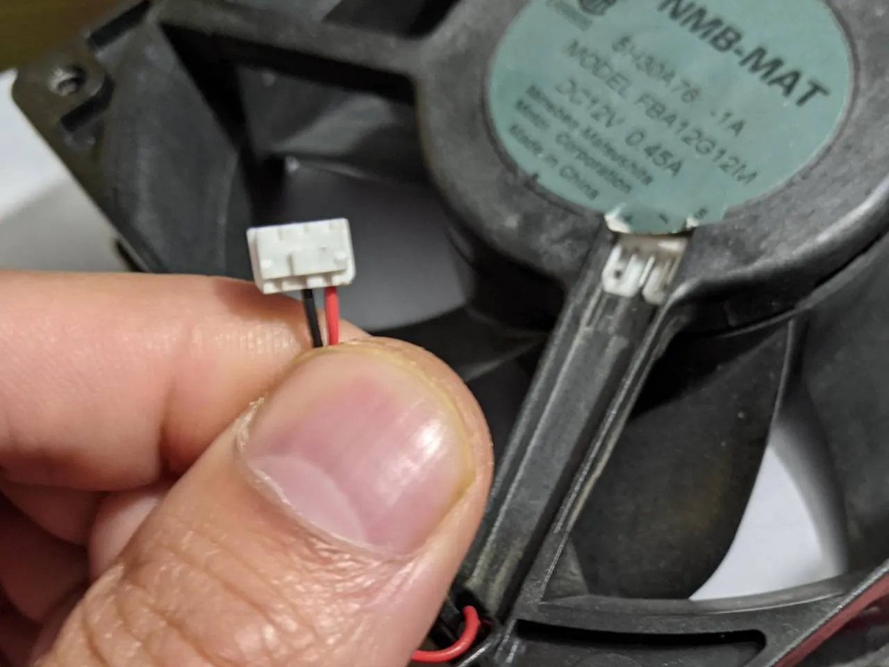 Fan connector, bottom view
