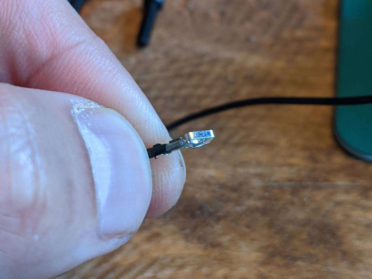3-pin fan connector, negative terminal prepared