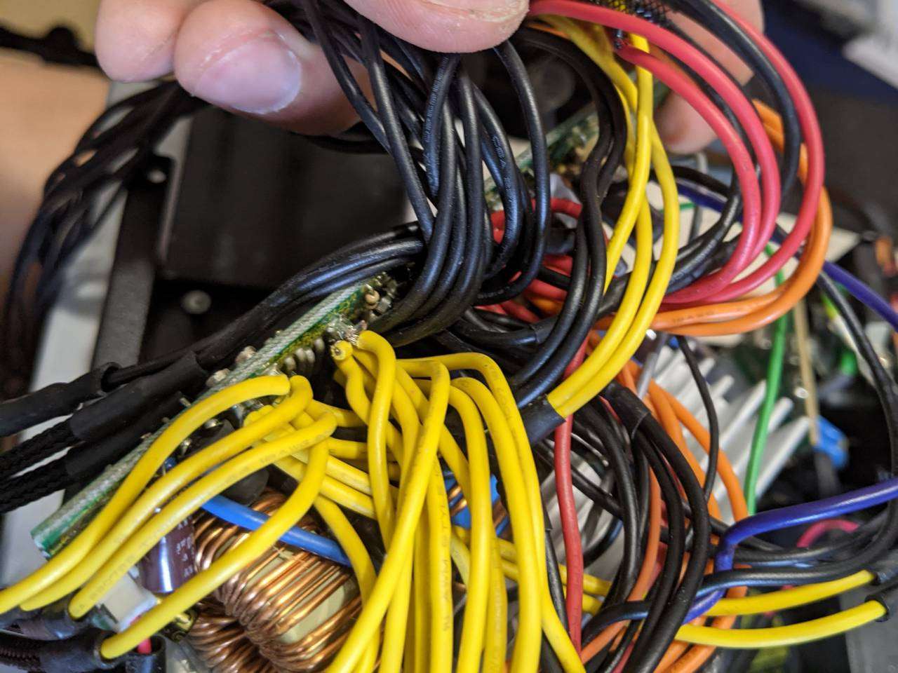 12V PCIe cables cut off