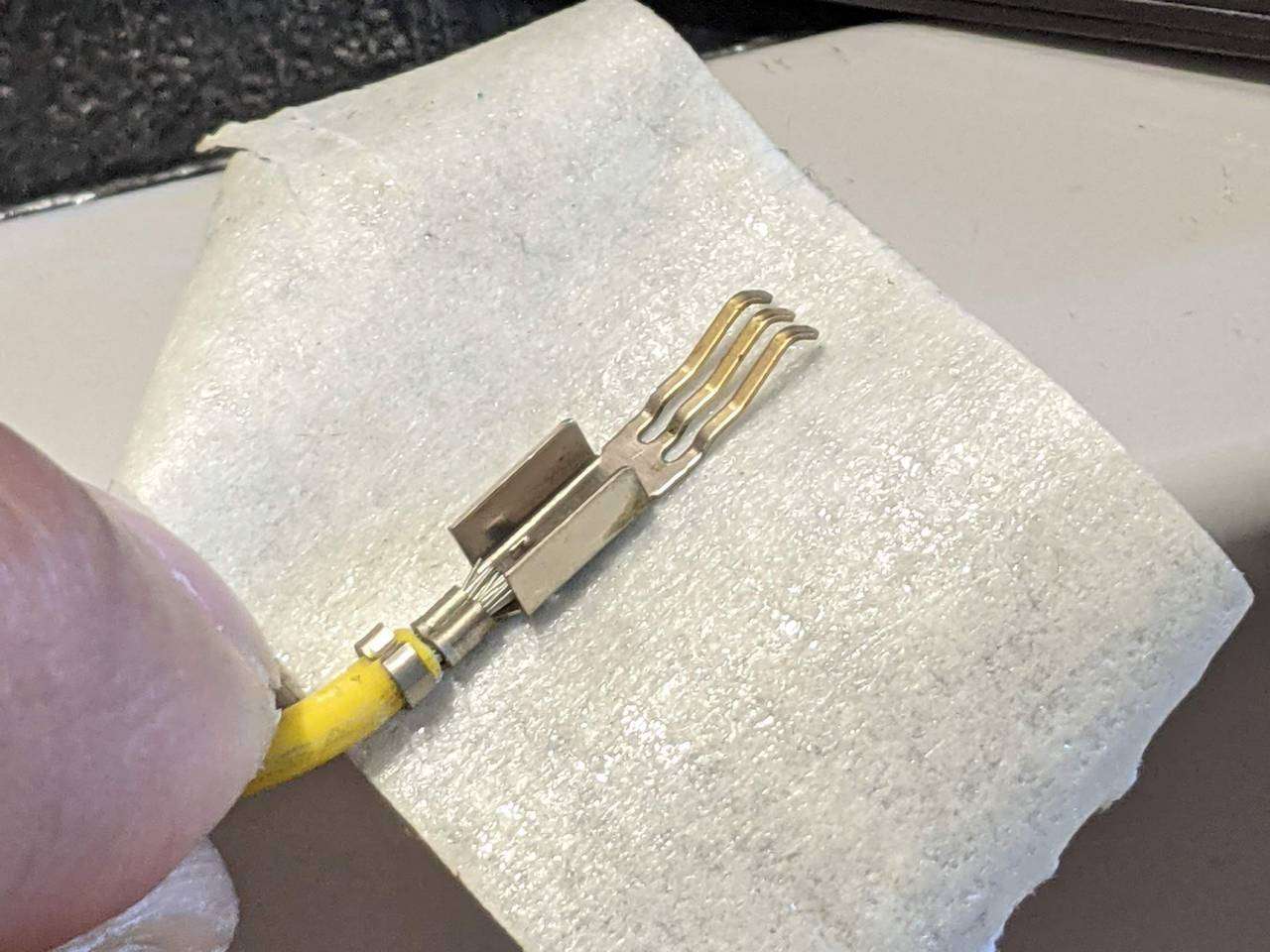SATA power terminal