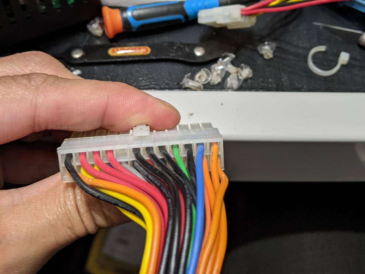 24-pin ATX cabling, other side