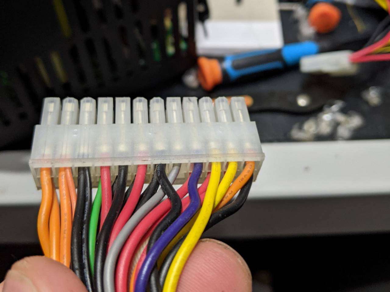 24-pin ATX cabling, 3 positions with doubled cables