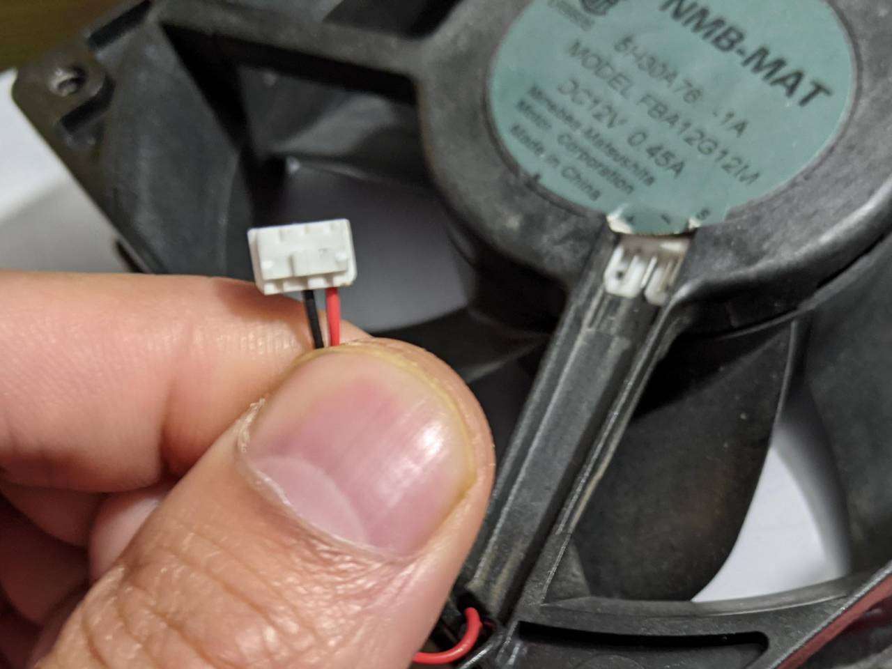 Fan connector, bottom view