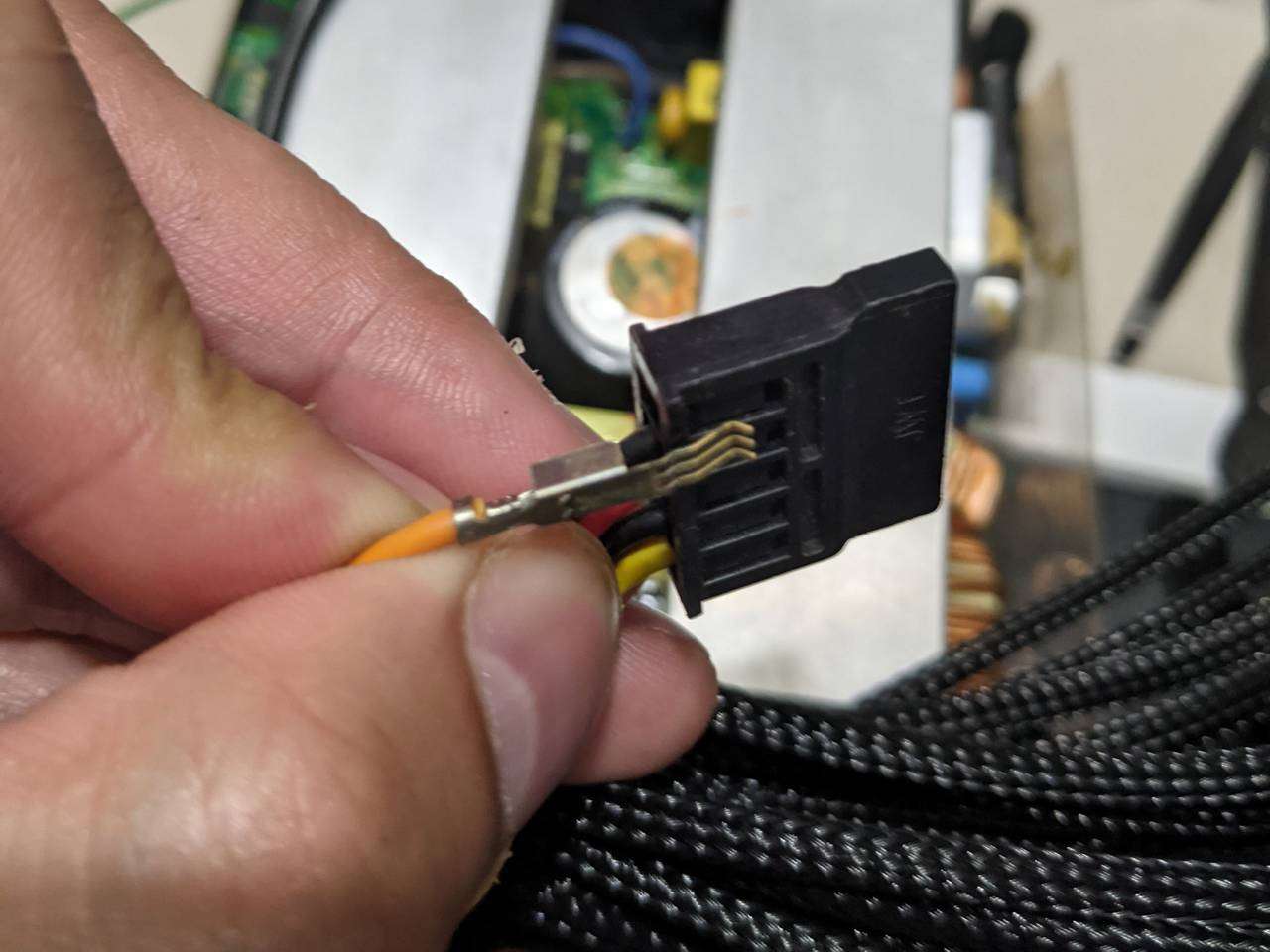 SATA power, end terminal