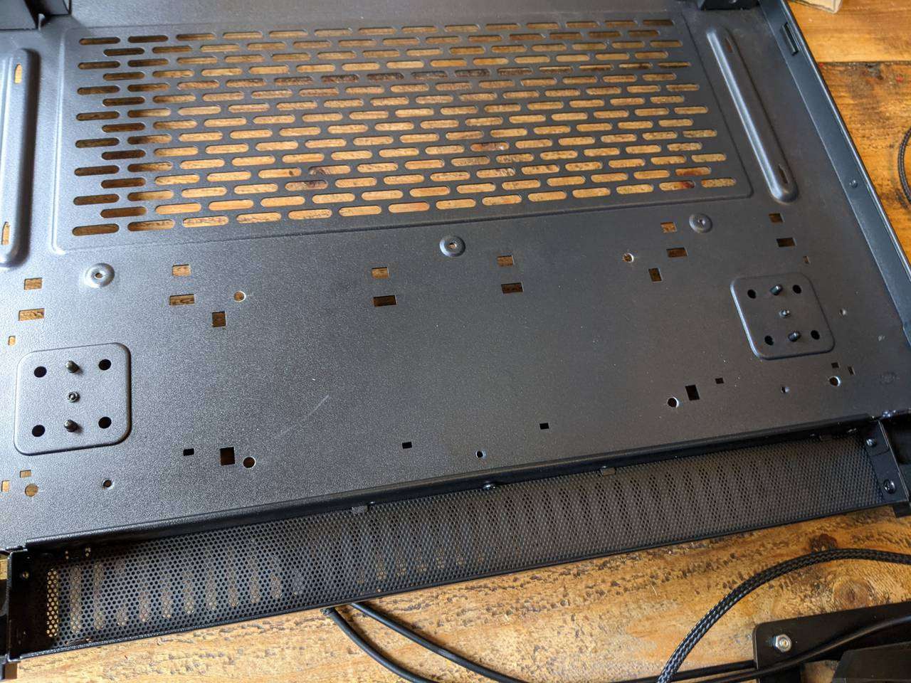 Screw holes for pump-reservoir drilled