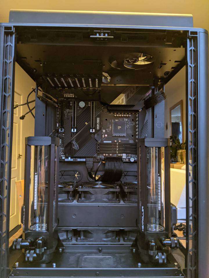 Test fitting pump-reservoirs