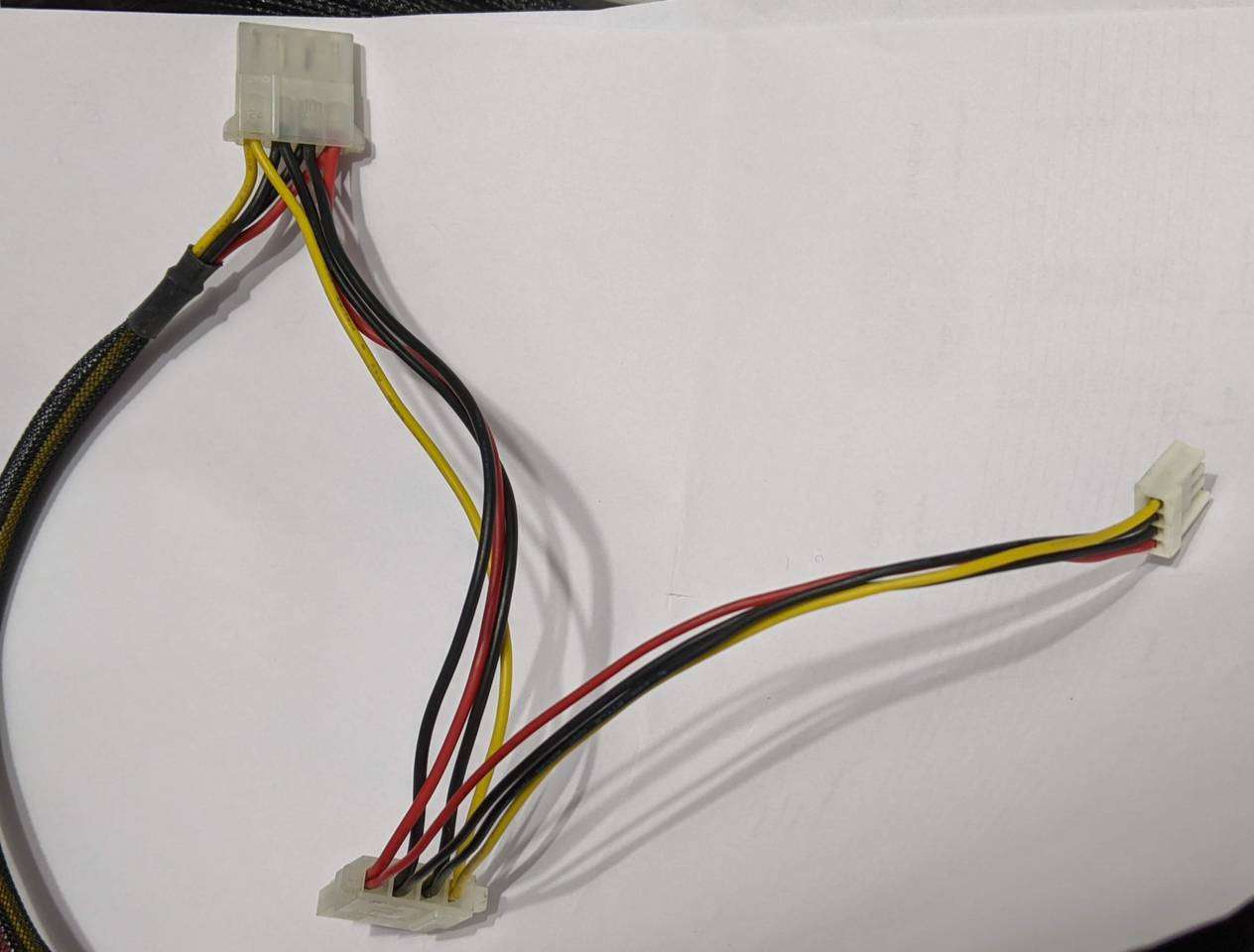 2x fat Molex, stock sleeving